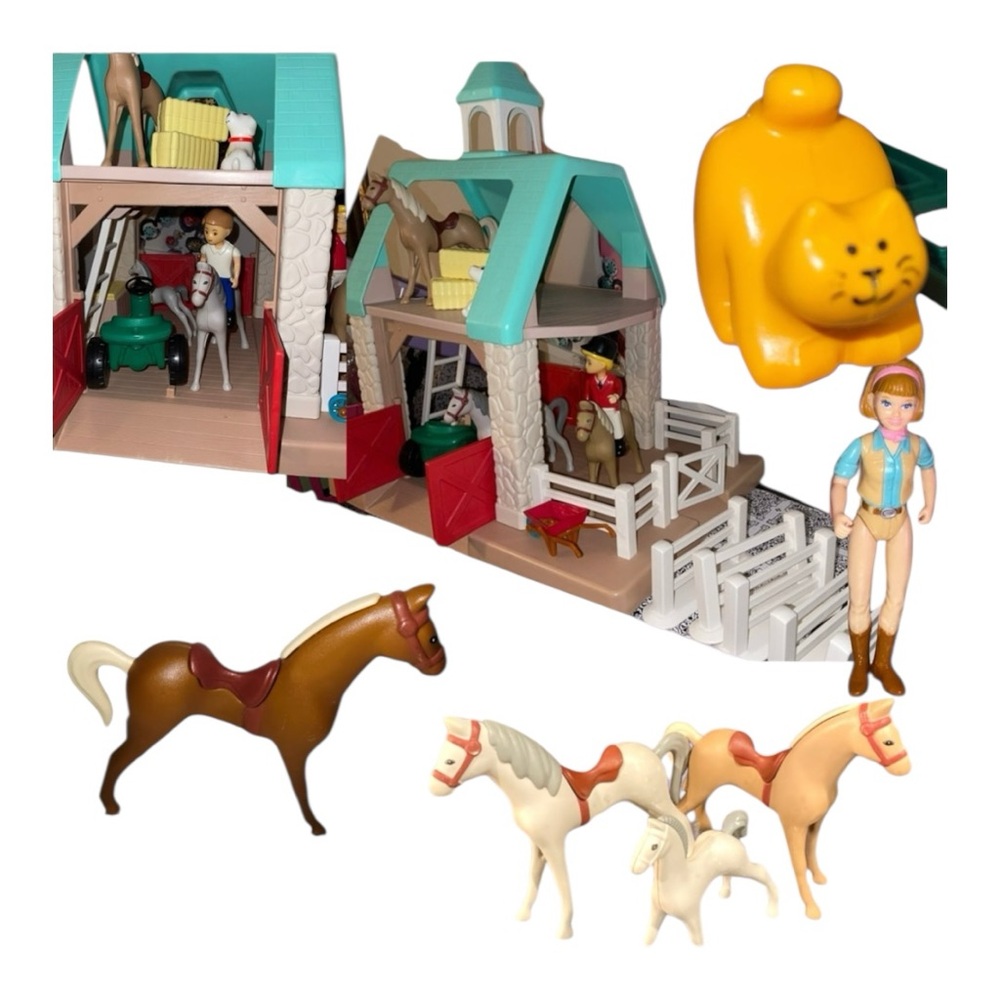 Little Tikes barn stable riders, hay,tractor,cat,coupula horses jockeys